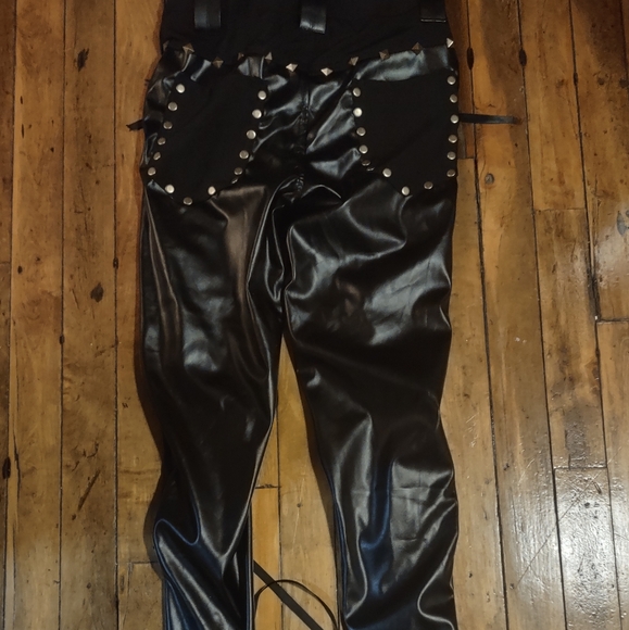 Pants rock - Picture 2 of 4